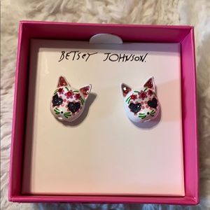 Betsey Johnson white cat earrings